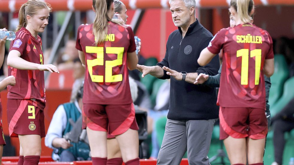 Kann Bundestrainer Christian Wück den Traum vom EM-Titel mit den DFB-Frauen wahr werden lassen? Foto: IMAGO/Laci Perenyi