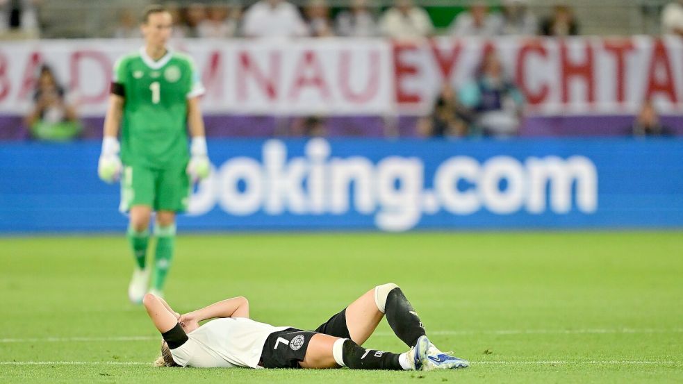 Am Boden: Giulia Gwinn. Foto: Sebastian Gollnow/dpa