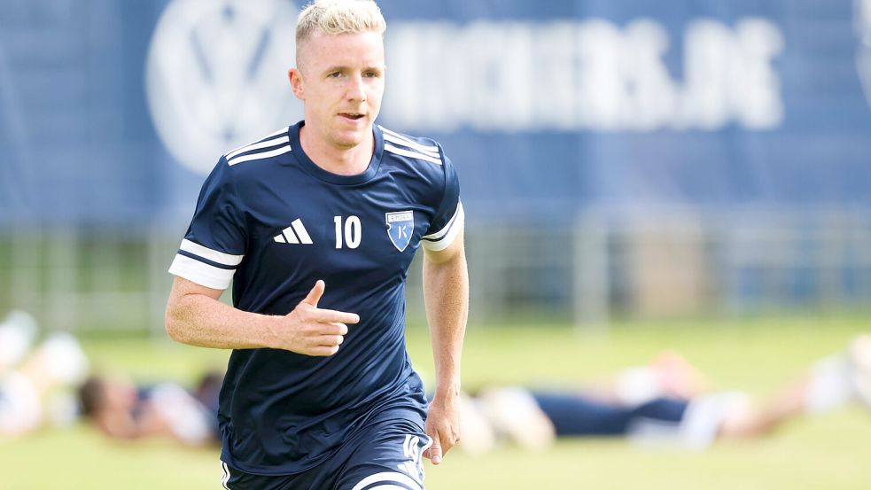 Tobias Steffen trug die Kapitänsbinde und traf doppelt. Archivfoto: Doden/Emden