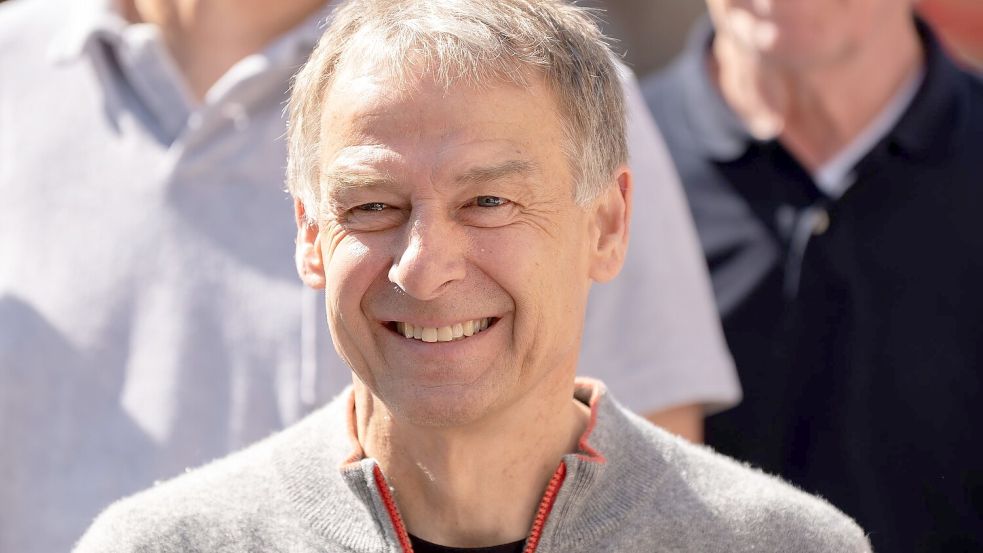 Jürgen Klinsmann hofft auf ein Amerika-Abenteuer seines Ex-Spielers Thomas Müller Foto: Silas Stein/dpa
