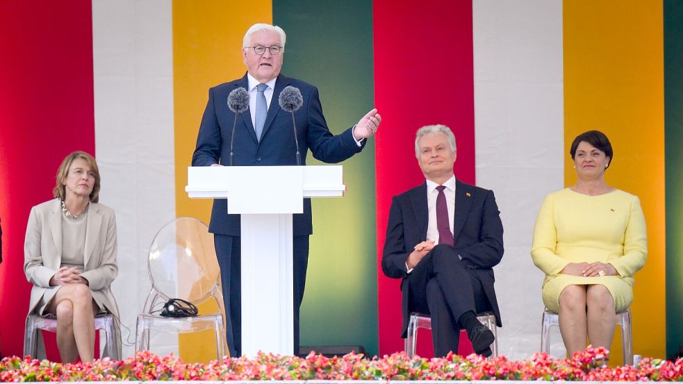 Bundespräsident Steinmeier sagt Litauen am Nationalfeiertag die Unterstützung Deutschlands bei der Verteidigung seiner Freiheit zu. Foto: Bernd von Jutrczenka/dpa