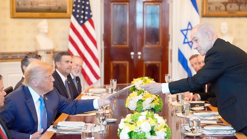 Israels Regierungschef Netanjahu hat US-Präsident Trump für den Friedensnobelpreis nominiert. Foto: Alex Brandon/AP/dpa