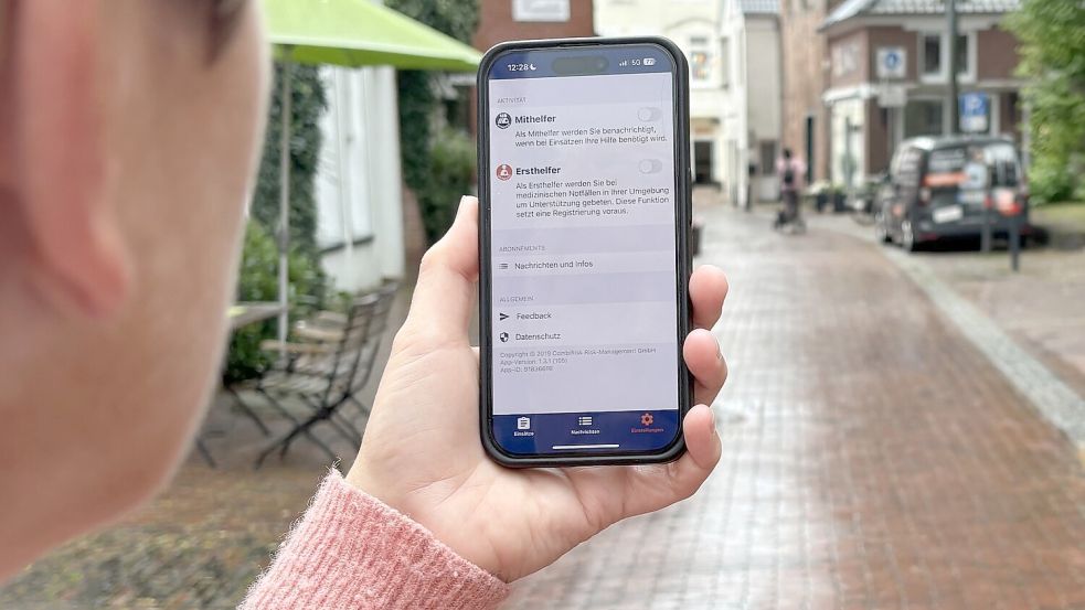 In der App „KatRetter“ können Ersthelfer sich registrieren. Derzeit ist der Einsatzbereich Ostfriesland aber nicht auswählbar. Foto: Lasse Paulsen