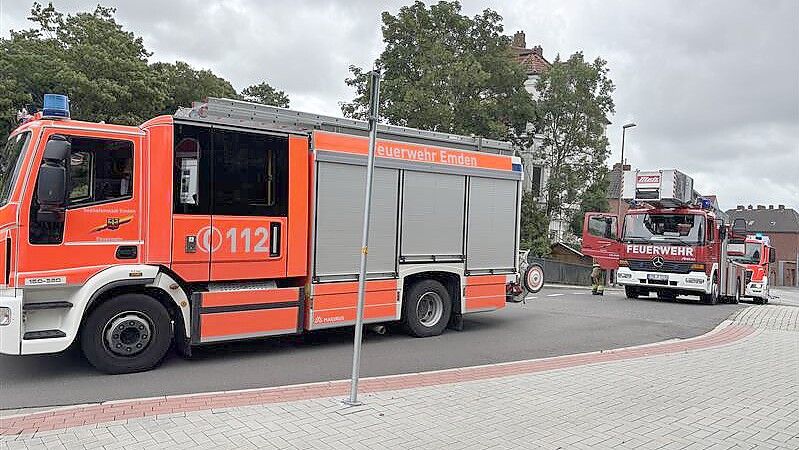 Die Feuerwehr war auf der Nordertorstraße in Emden im Einsatz. Foto: Hannah Weiden