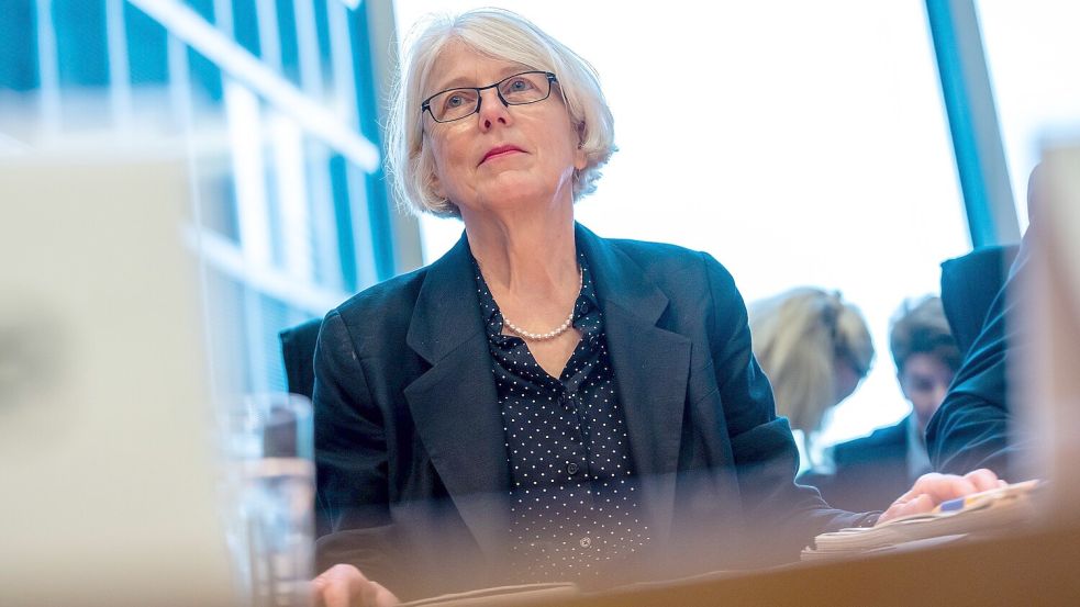 08.07.2025, Berlin: Margaretha Sudhof, Sonderermittlerin zu Corona-Maskenbeschaffungen, kommt zum Haushaltsausschuss im Bundestag. Sudhof hatte sich in einem Sonderbericht kritisch zur Art der Maskenbeschaffung und zur Rolle des damaligen Gesundheitsministers Jens Spahn (CDU) geäußert. Foto: Michael Kappeler/dpa +++ dpa-Bildfunk +++ Foto: Michael Kappeler