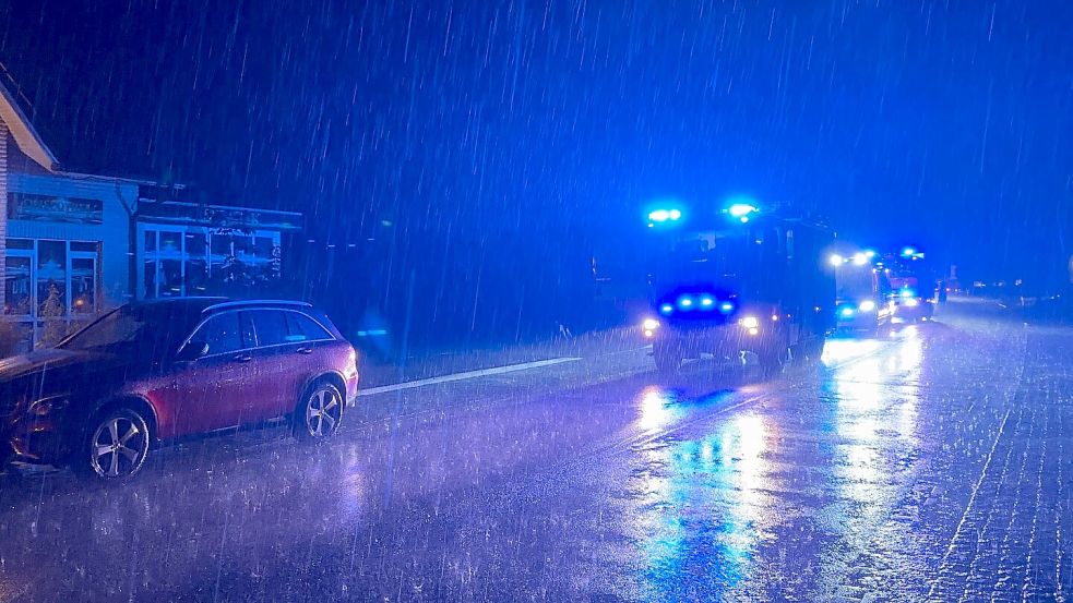 Die Feuerwehr hatte am Wochenende in Remels einiges zu tun. Die Folgen sind noch immer spürbar. Foto: Feuerwehr Uplengen-Mitte