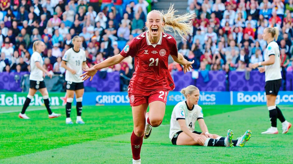 Amalie Vangsgaard bringt Dänemark in Führung. Foto: Emmanuele Mastrodonato/LiveMedia-IPA/ZUMA Press Wire/dpa