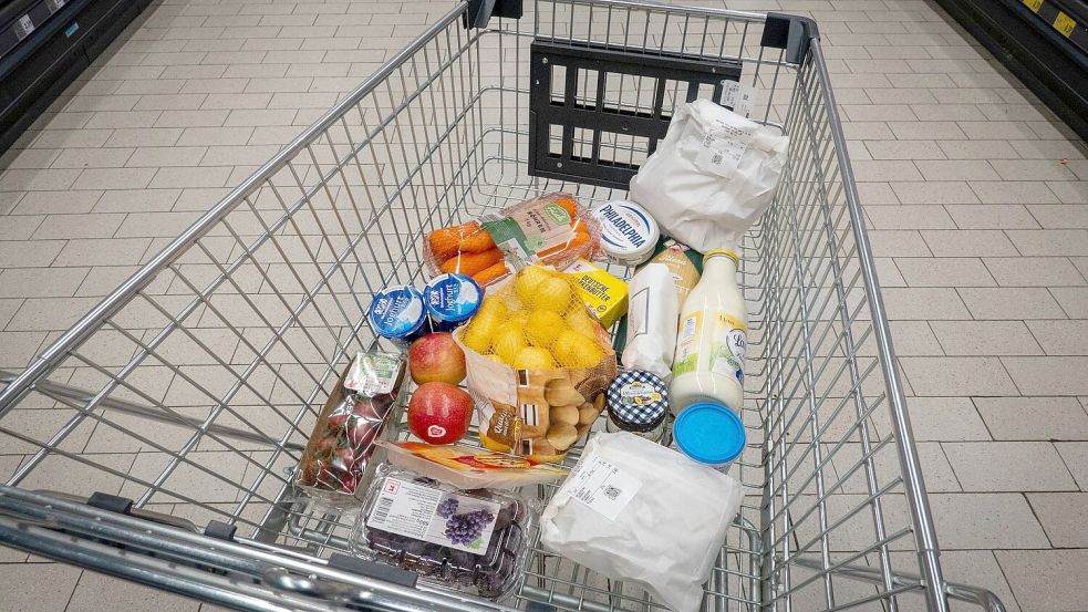 Obwohl die Inflationsrate zuletzt moderater ausfiel, ist die allgemeine Preisentwicklung eine der größten Sorgen der Menschen. Foto: Soeren Stache/dpa