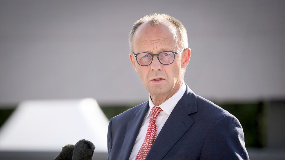 Kanzler Merz nimmt an der Videoschalte der „Koalition der Willigen“ teil. Foto: Bernd von Jutrczenka/dpa