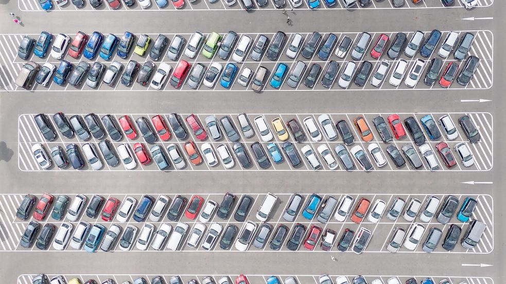 2021 bis 2024 hatten die Einnahmen der Kfz-Versicherer nicht ausgereicht, um die Aufwendungen für Schäden, Verwaltung und Vertrieb zu decken. (Symbolbild) Foto: Sebastian Kahnert/dpa