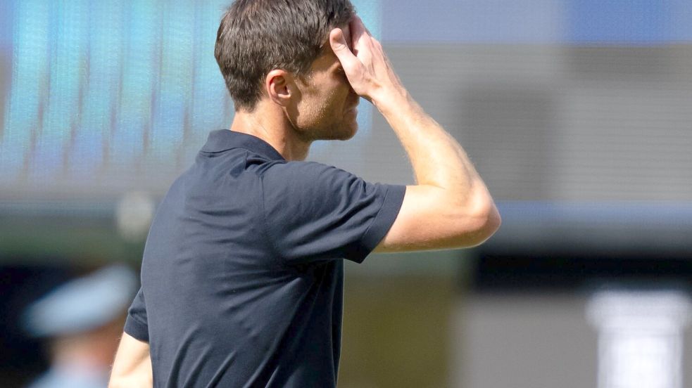 Oh weh, die erste Niederlage als Real-Trainer fiel für Xabi Alonso heftig aus. Foto: Sven Hoppe/dpa