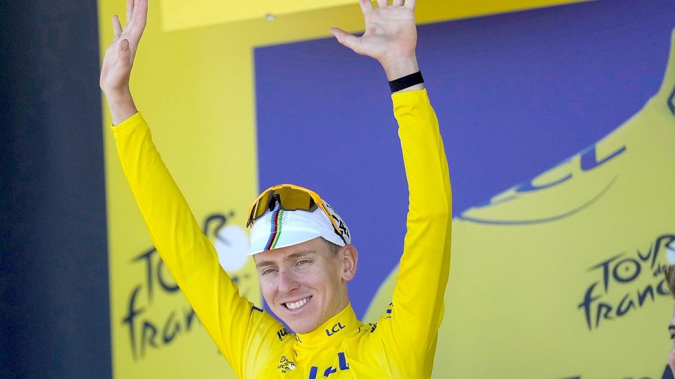 Superstar Tadej Pogacar trägt bei der 112. Tour de France wieder das Gelbe Trikot. Foto: Mosa’ab Elshamy/AP/dpa