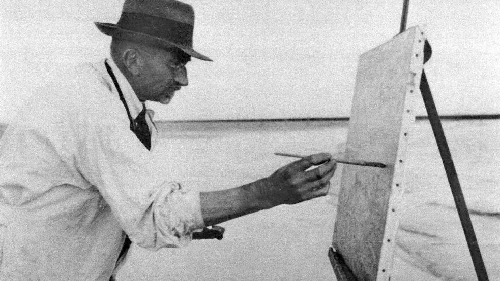Poppe Folkerts malend am Strand von Norderney, 1941. Quelle: Poppe-Folkerts-Stiftung