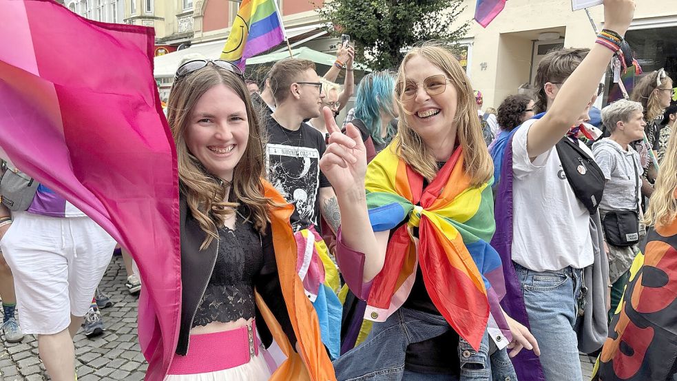 Beim CSD in Leer war die Stimmung ausgelassen. Foto: Vera Vogt