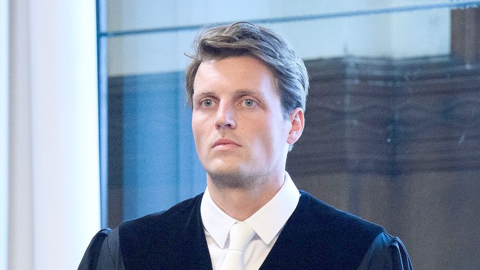 Staatsanwalt Philipp Meyhöfer im Gerichtssaal. Foto: Bernd von Jutrczenka/dpa