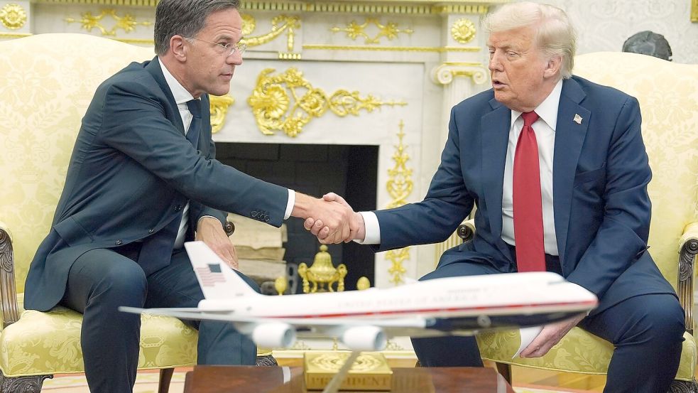 USA und Nato sprechen über Waffendeal. Foto: Evan Vucci/AP/dpa
