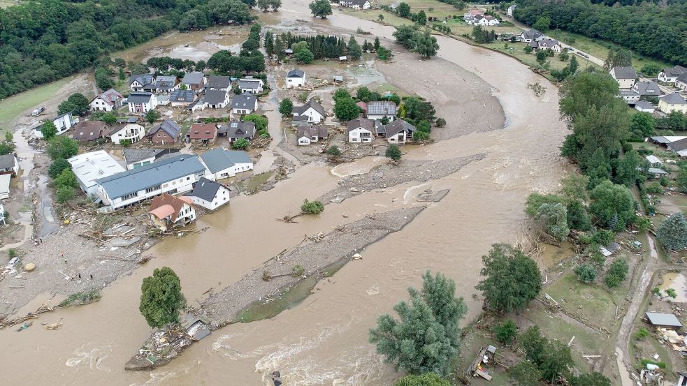 So sah es damals kurz nach der Flut im Ahrtal aus. (Archivbild) Foto: Boris Roessler/dpa