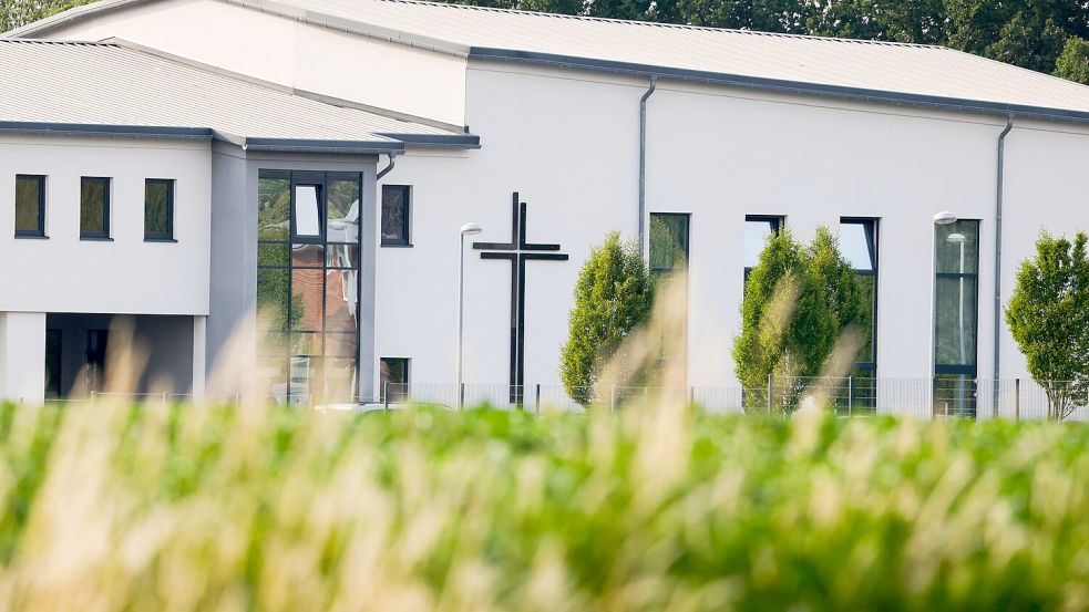 Die Gemeinde „Wort des Lebens“ in Gehrde ist eine der vielen von Russlanddeutschen gegründeten Freikirchen im Osnabrücker Nordkreis. Foto: Michael Gründel
