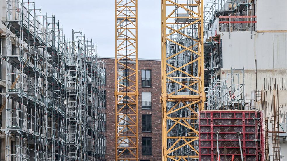 Die Wohnungsbauunternehmen in Deutschland schöpfen Hoffnung auf einer Verbesserung ihrer Lage. (Archivbild) Foto: Oliver Berg/dpa