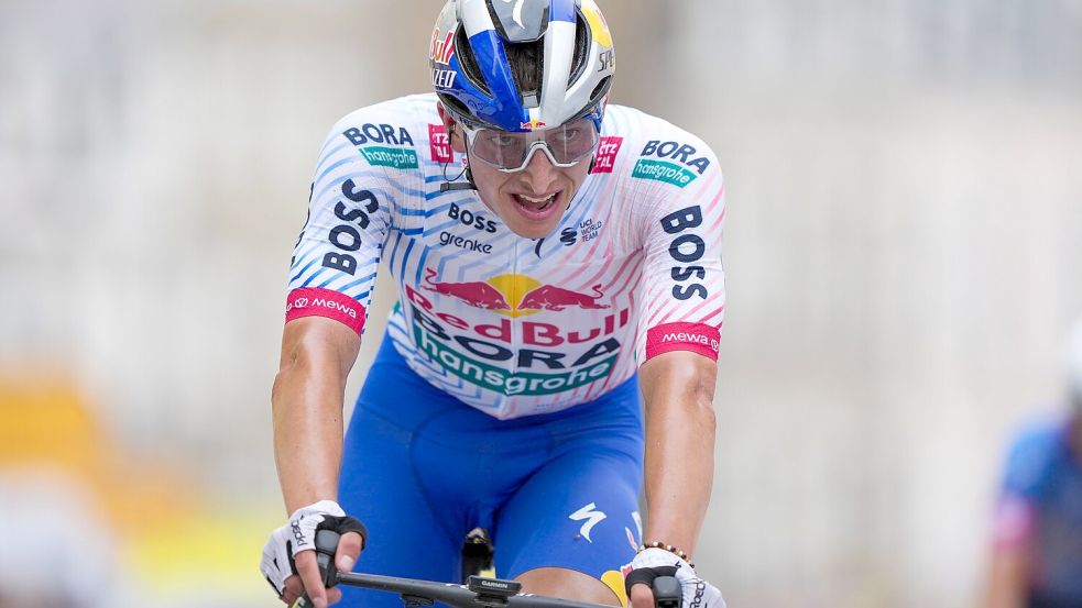 Erstmals bei der Tour dabei und direkt im Rampenlicht: Florian Lipowitz. Foto: picture alliance / Roth / CV-SG