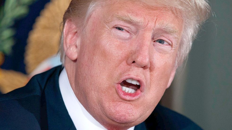 Wut auf die eigenen Leute: Trump wettert gegen Fans. (Archivfoto) Foto: Evan Vucci/dpa