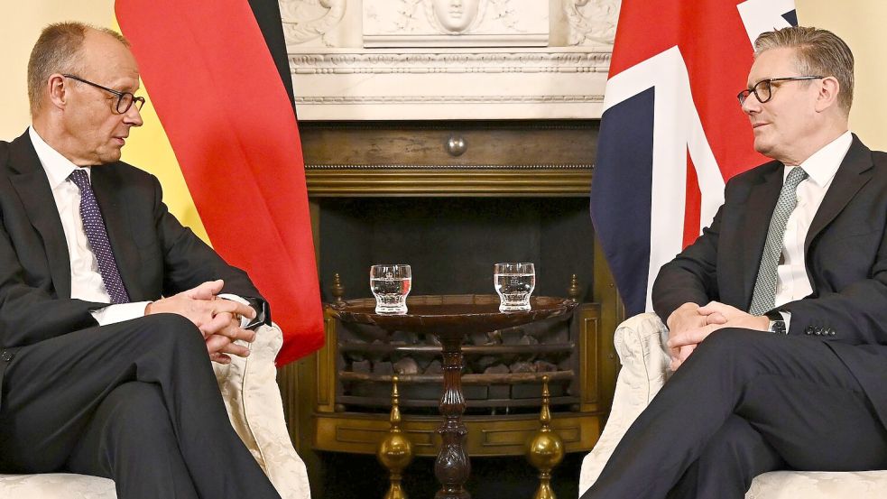 Es ist der Antrittsbesuch von Kanzler Merz in London - einer seiner bisher wichtigsten. Foto: Leon Neal/Getty Images Europe Pool via AP/dpa
