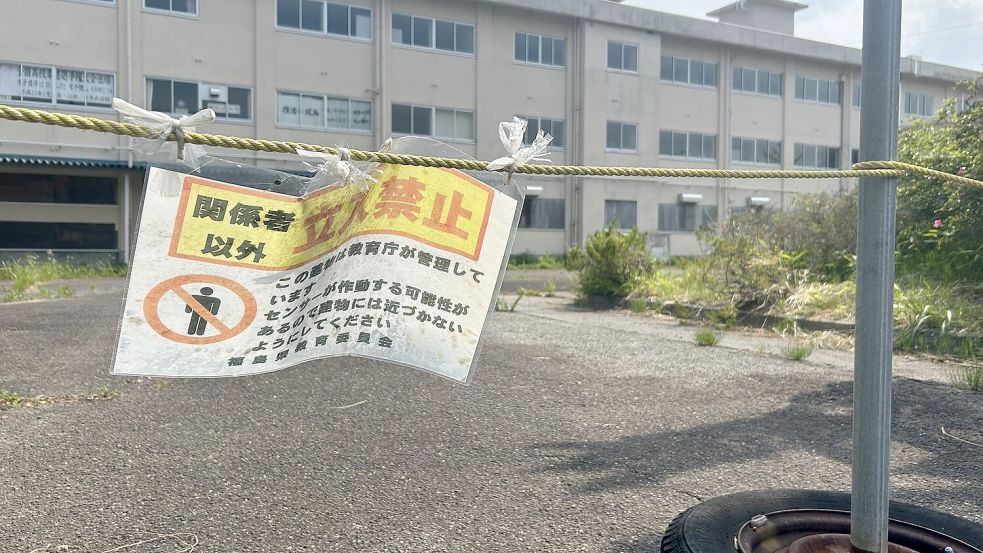 Betreten verboten: Die ehemalige Schule von Futaba hatte einen guten Ruf. Heute ist das gesamte Gelände abgesperrt. Foto: Hannah Weiden