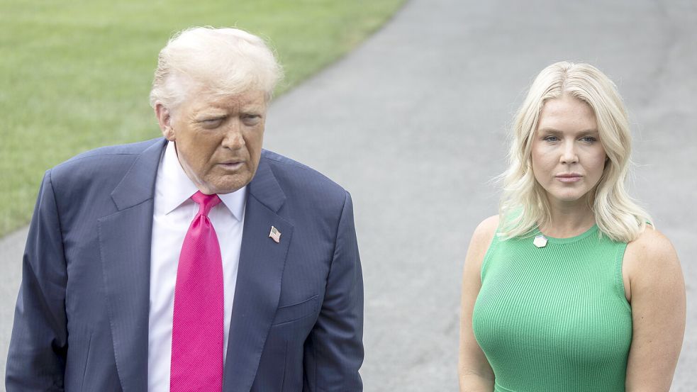 US-Präsident Donald Trump und seine Pressesprecherin Karoline Leavitt. Foto: IMAGO/ZUMA Press Wire