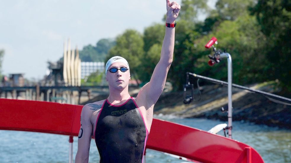 Florian Wellbrock ist in Singapur bisher unschlagbar. Foto: Vincent Thian/AP/dpa