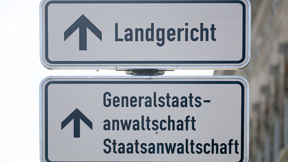 Die deutschen Staatsanwaltschaften müssen aus Sicht des Richterbunds unabhängiger werden. (Archivbild) Foto: Robert Michael/dpa