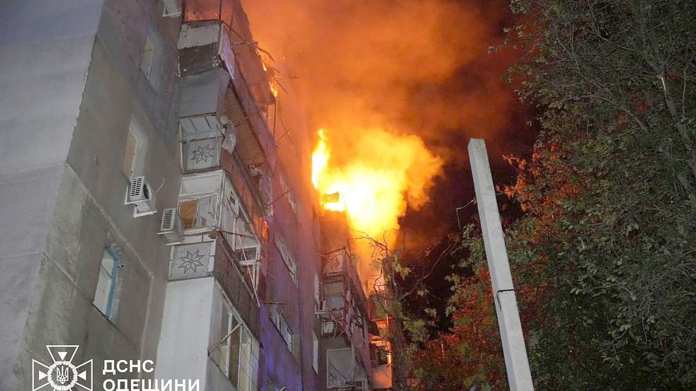 In der ukrainischen Hafenstadt Odessa starb ein Mensch bei einem russischen Luftangriff. Foto: Uncredited/Ukrainian Emergency Service/AP/dpa