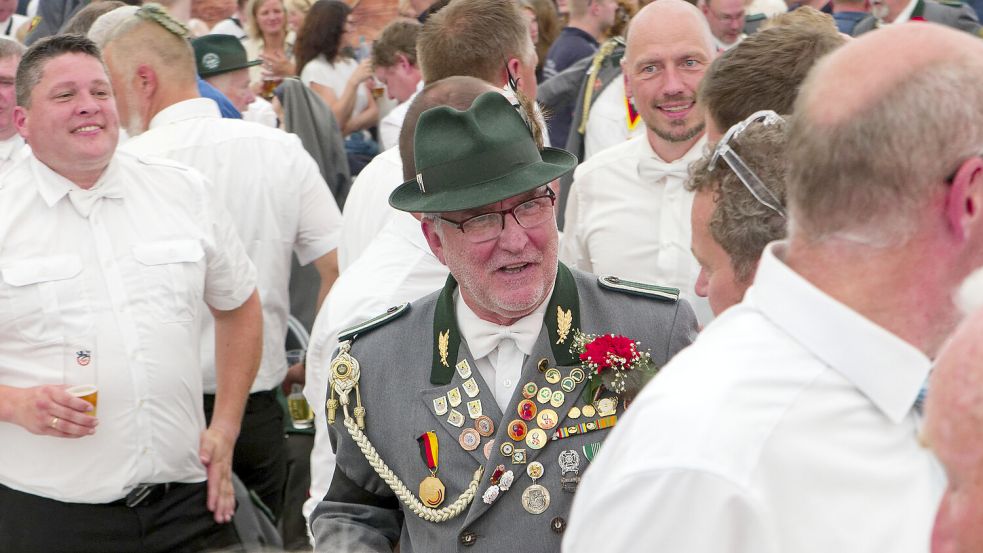 Achim Postert ist neuer Schützenkönig von Esens. Foto: Hayen Iggena