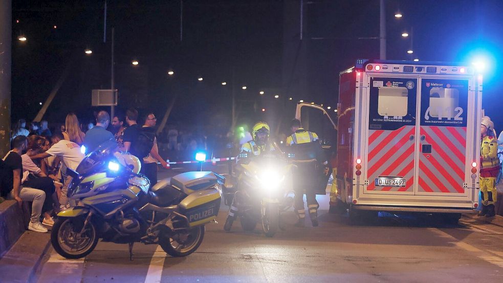 Rettungskräfte waren im Einsatz. Foto: David Young/dpa