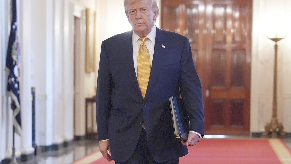 Ärzte haben bei US-Präsident Donald Trump eine chronische Venenschwäche festgestellt. Foto: dpa/AP/Evan Vucci