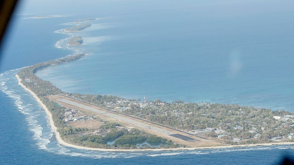 Tuvalu könnte in 100 Jahren im Meer versunken sein. (Archivbild) Foto: Alastair Grant/AP/dpa