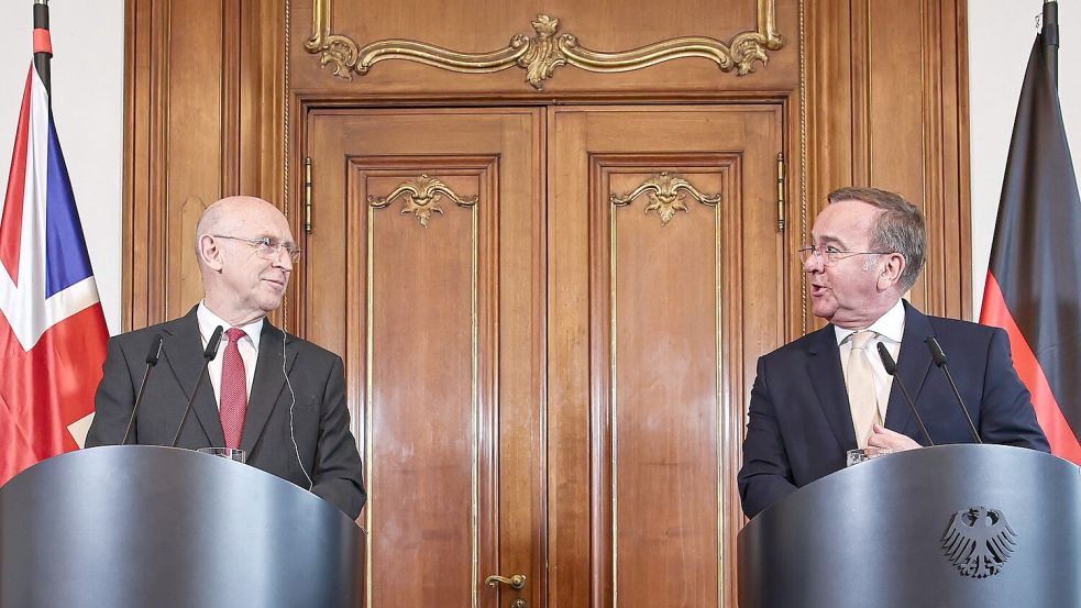 Der britische Verteidigungsminister Joh Healey und Bundesverteidigungsminister Boris Pistorius leiten gemeinsam die virtuelle Sitzung der Ukraine-Kontaktgruppe. (Archivbild) Foto: Hannes P. Albert/dpa
