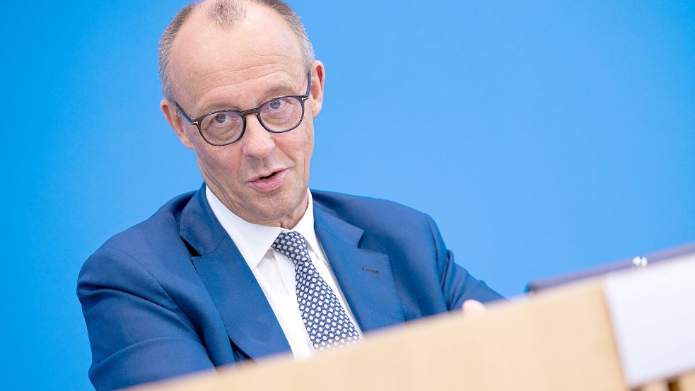 Unternehmen kündigen Milliardeninvestitionen an: Kanzler Friedrich Merz (CDU) verschafft die Ankündigung zwar etwas Rückenwind, setzt ihn mittelfristig aber auch unter Druck. Foto: imago/Achille Abboud