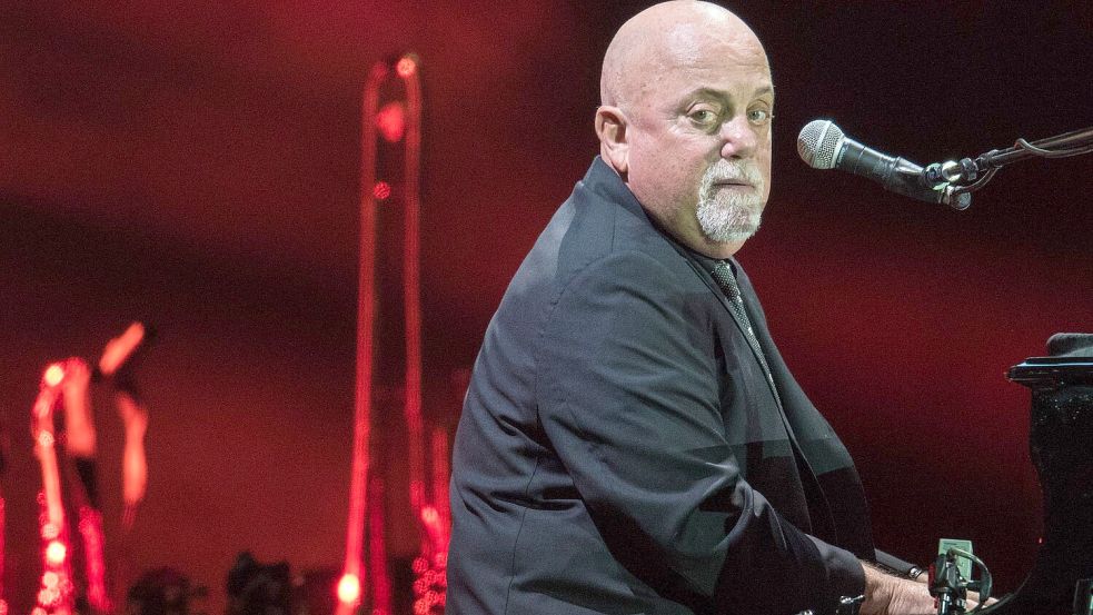 Joel wurde mit „Piano Man“ und „We Didn’t Start The Fire“ weltberühmt. (Archivbild) Foto: Boris Roessler/dpa