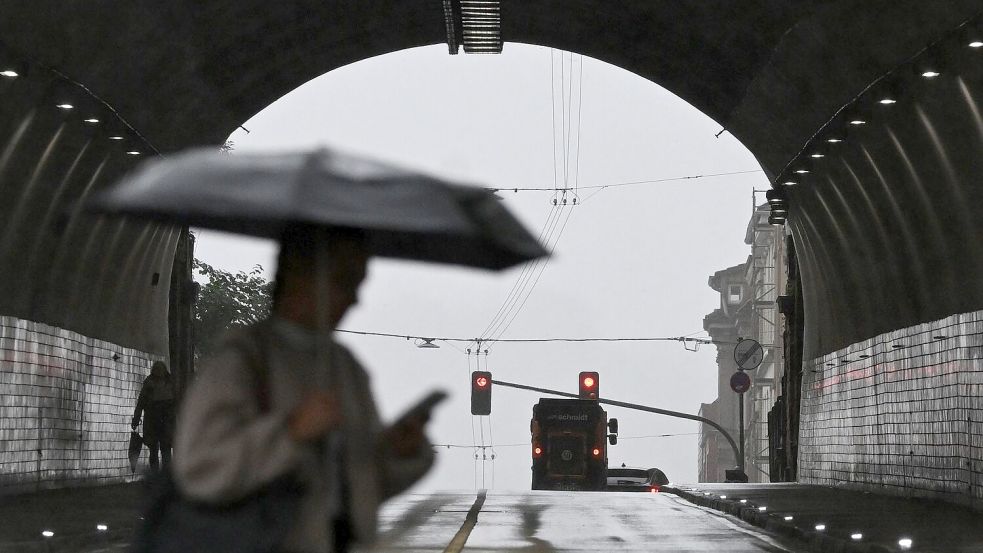 Nass wird es in den kommenden Tagen immer mal wieder. Foto: Marijan Murat/dpa