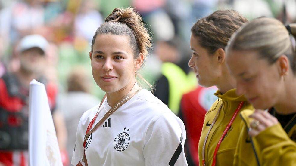 Lena Oberdorf glaubt fest an den Finaleinzug der deutschen Fußballerinnen. Foto: Carmen Jaspersen/dpa