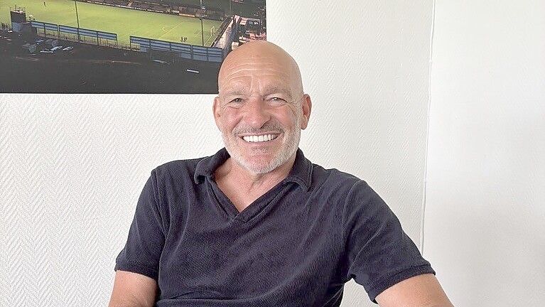 Stefan Emmerling präsentierte sich gut gelaunt vor dem Saisonstart gegen den SV Meppen. Foto: Herzog