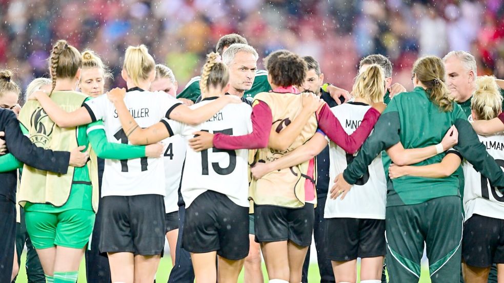 Lob für eine starke Einheit: Deutschlands Fußballerinnen traten bei der EM geschlossen auf. Foto: Sebastian Christoph Gollnow/dpa