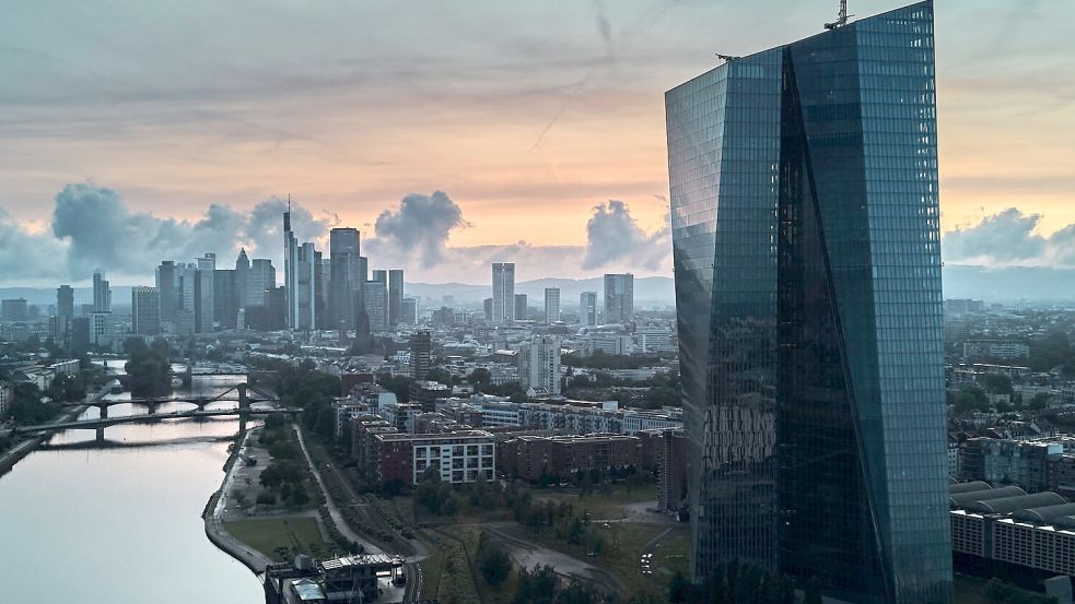 Die EZB hat den Einlagenzins in Serie gesenkt, die Inflation ist abgeflaut Foto: Michael Probst/AP/dpa