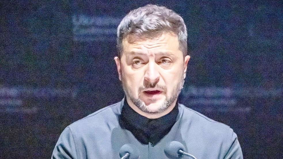 Nach wenigen Tagen rudert der ukrainische Präsident Wolodymyr Selenskyj zurück und will mit einem neuen Gesetz die Vollmachten von Korruptionsbekämpfern wiederherstellen. (Archivbild) Foto: Michael Kappeler/dpa