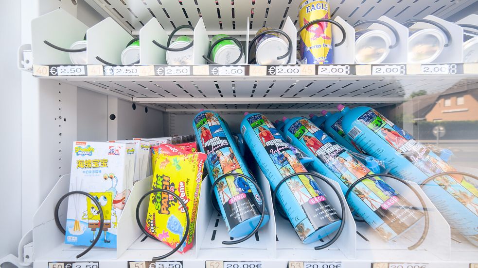 In solchen Ampullen ist Lachgas an vielen Orten in Deutschland erhältlich – vielerorts auch noch für Minderjährige. Foto: DPA