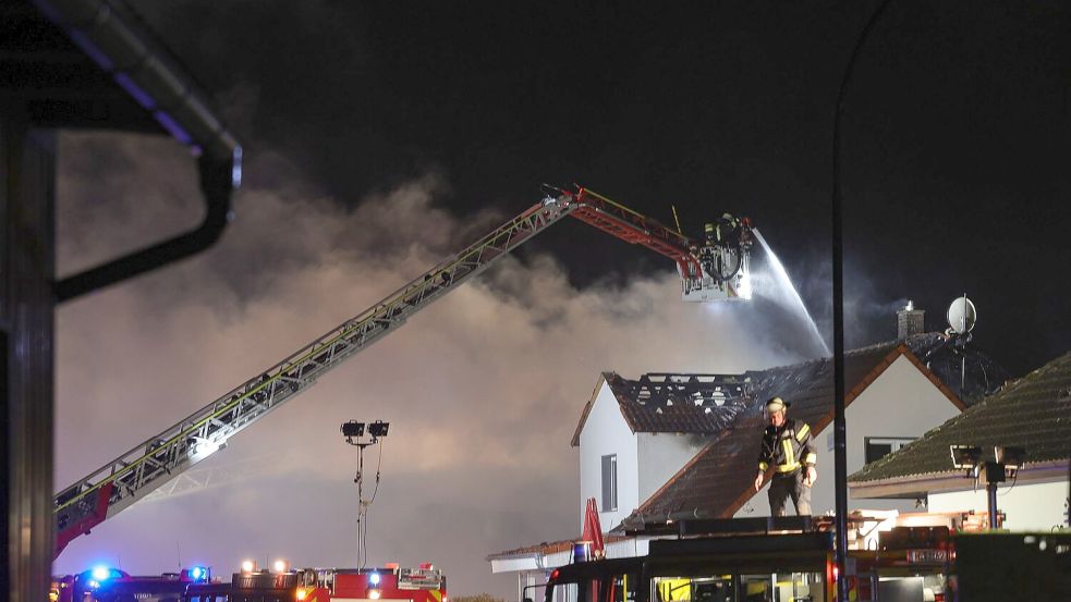 Der Brand in Wächtersbach hatte wegen seines vermeintlich rechtsextremistischen Hintergrunds für überregionales Aufsehen gesorgt. Tatsächlich wollte der pakistanische Brandstifter die Ermittler laut Urteil mit aufgesprühten rassistischen Parolen auf die falsche Fährte lenken. (Archivfoto) Foto: Marc Webersinn/5vision.news/dpa