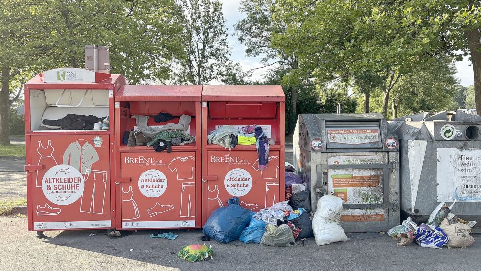 Geleert und schon wieder zugemüllt: der Standort zwischen Festspielhaus und Nordseehalle. Fotos: Stephanie Schuurman