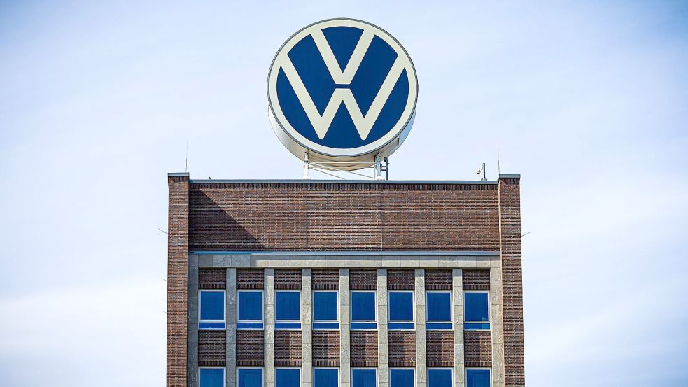 VW erleidet einen Gewinneinbruch im 2 Quartal. (Archivbild) Foto: Moritz Frankenberg/dpa