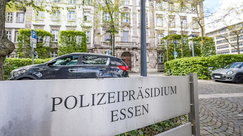 Im Keller des Polizeipräsidiums Essen lagerten bislang unbekannte Akten zur Entführung des Aldi-Gründers Theo Albrecht. (Archivbild) Foto: Christoph Reichwein/dpa