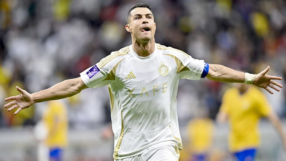 Cristiano Ronaldo kam am Donnerstag im Trainingslager in Österreich an. Die Freundschaftsspiele von Al-Nassr werden auch von Onside, der Agentur von Kickers-Boss Henning Rießelmann, organisiert. Foto: Imago